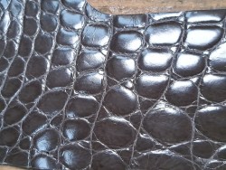 Morceau de cuir de crocodile véritable couleur gris - Cuir en Stock