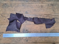 Peau de cuir de crocodile véritable - Violet mat - Cuir en Stock