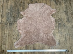 Peau de mouton lainée frisée vieux rose – Dos velours – Qualité italienne – Série limitée - Cuir en Stock