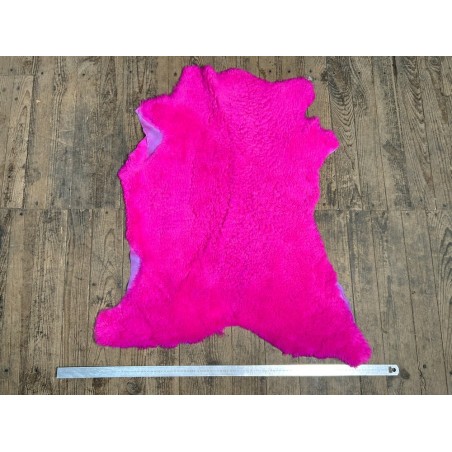 Peau de mouton lainée frisée rose fluo – Dos velours – Qualité italienne – Série limitée - Cuir en Stock
