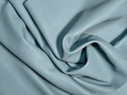 Peau de cuir de veau swift lisse - bleu lichen - maroquinerie - Cuir en stock