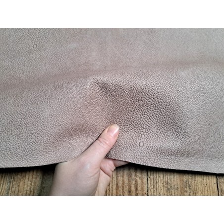 Demi-peau de cuir de veau grain effet galuchat  - Beige- Cuirenstock