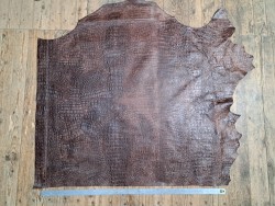 Bande de cuir de veau - effet croco - marron vieilli - maroquinerie - Cuir en stock