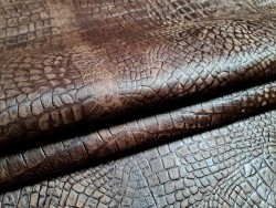 Bande de cuir de veau - effet croco - marron vieilli - maroquinerie - Cuirenstock