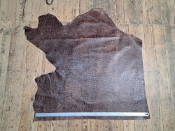 Bande de cuir de veau - effet croco - marron vieilli - maroquinerie - Cuir en stock