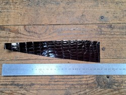 Peau de crocodile bordeaux - Cuir en Stock