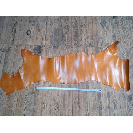 Cuir de flanc de vache - caramel - tannage végétal - Cuir en stock