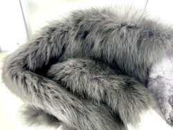 Cuir peau de lapin en poil Cuir en Stock Gris cendre