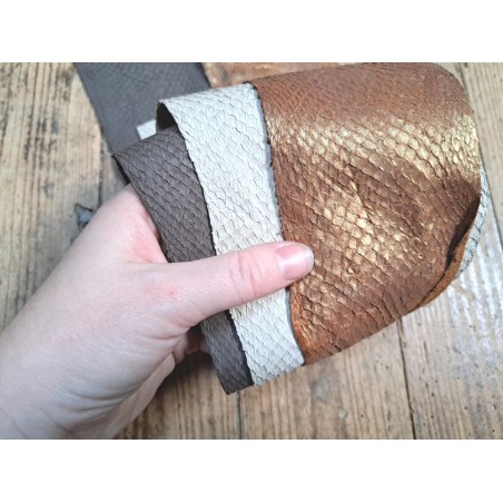 Peau de cuir de poisson - saumon - Cuir marin - Cuir en stock