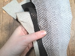 Peau de cuir de poisson - saumon - Cuir marin - Cuir en stock