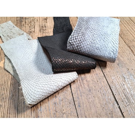 Peau de cuir de poisson - saumon - Cuir marin - Cuir en stock