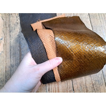 Peau de cuir de poisson - saumon - Cuir marin - Cuir en stock