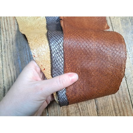 Peau de cuir de poisson - saumon - Cuir marin - Cuir en stock