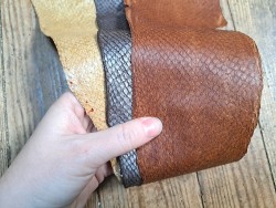 Peau de cuir de poisson - saumon - Cuir marin - Cuir en stock