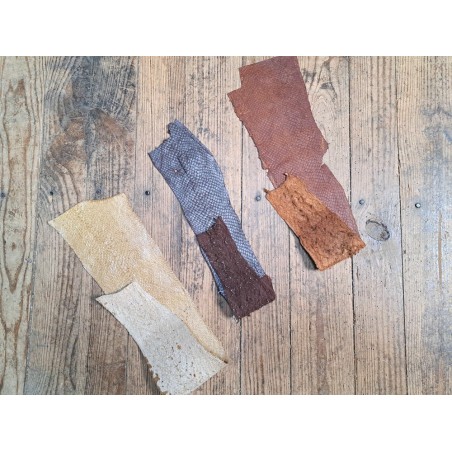 Peau de cuir de poisson - saumon - Cuir marin - Cuir en stock