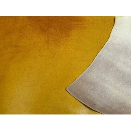 Croûte de cuir de vache tannage végétal cirée – miel - Cuir en Stock