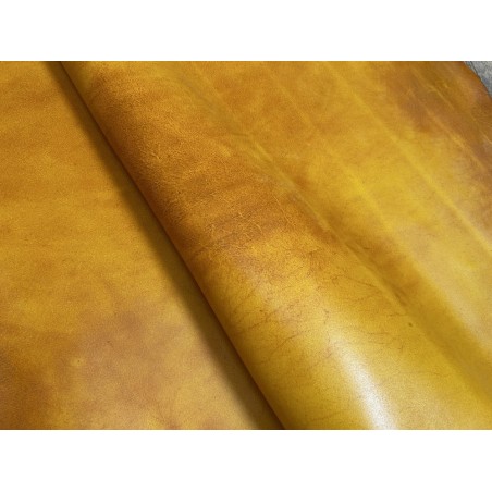 Croûte de cuir de vache tannage végétal cirée – miel - Cuir en Stock