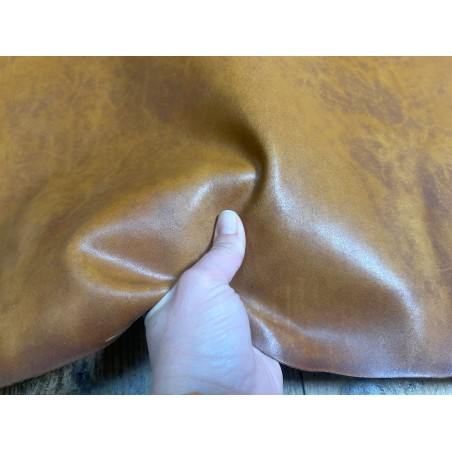 Croûte de cuir de vache tannage végétal cirée – caramel - Cuir en Stock
