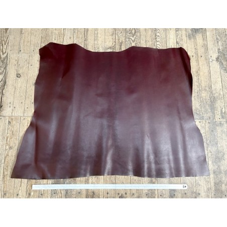 Croûte de cuir de vache tannage végétal cirée – bordeaux - Cuir en Stock