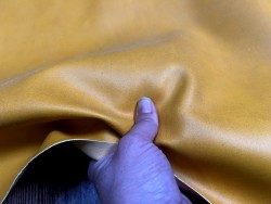 Croûte de cuir de vache tannage végétal cirée – jaune - Cuir en Stock