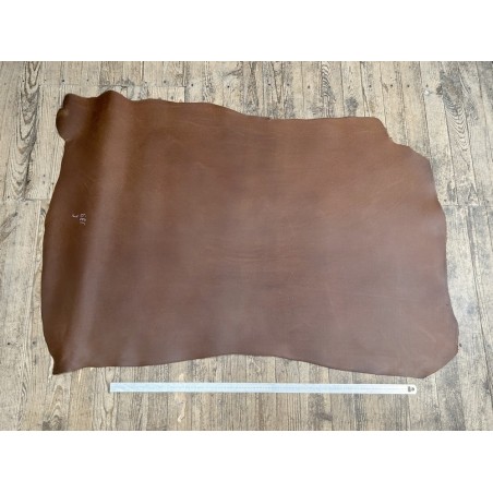 Croûte de cuir de vache tannage végétal cirée – noisette - Cuir en Stock