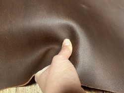 Croûte de cuir de vache tannage végétal cirée – Chocolat - Cuir en Stock