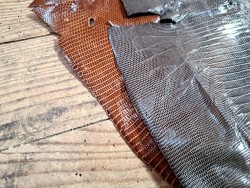 Lot de 2 peaux de cuir de lézard - A - Camel/Gris