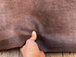 Croûte de cuir de vache tannage végétal cirée – marron vieilli - Cuir en Stock