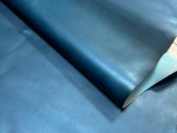 Croûte de cuir de vache tannage végétal cirée – Bleu pétrole - Cuir en Stock