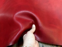 Croûte de cuir de vache tannage végétal cirée – Rouge - Cuir en Stock