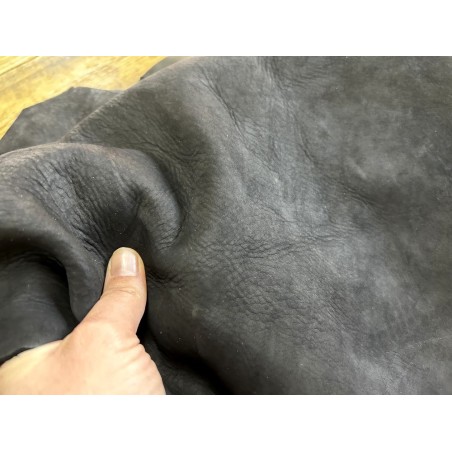 Chutes de cuir - vache divers finition nubuck ou naturelle - camaïeu de noir - vente au poids - Cuir en Stock
