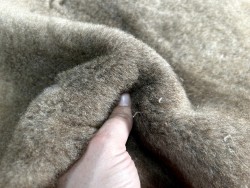 Peau de mouton lainé beige - CHOIX ÉCART - T - Cuir en Stock