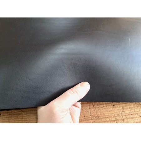 Bande de collet tannage végétal lisse - Noir mat - Cuir en Stock