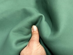Flanc de vache – Cuir vert mat – Tannage minéral – Souple & élastique - 2ᵉ choix - Cuir en Stock