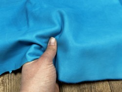 Flanc de vache – Cuir bleu cyan – Tannage minéral – Souple & élastique - 2ᵉ choix - Cuir en Stock