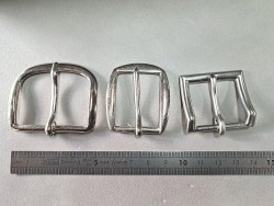 LOT de 3 boucles de ceinture - C - Nickelé - 25mm / 40mm