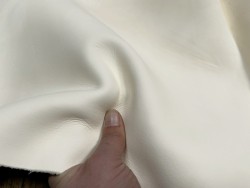 Flanc de vache naturel – Cuir bovin tannage écologique à l’alun – Souple & fin (2ᵉ choix) - Cuir en Stock