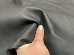 Flanc de vache – Cuir NOIR MAT – Tannage minéral – Souple & élastique - 2ᵉ choix - Cuir en Stock