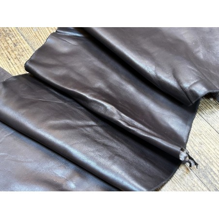 Flanc de vache – Cuir bovin finition lustrée satinée – Souple & élégant (2ᵉ choix léger) MARRON CHOCO - Cuir en Stock