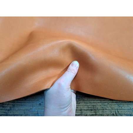 bande de vache lisse-brun-clair-tannage végétal-maroquinerie-accessoires-cuirenstock