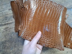 Peau de cuir de crocodile véritable - Brun - Cuir en Stock