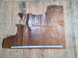 Demi-peau de cuir de vachette pullup ciré - Brun - B