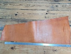 Morceau de collet de vache tannage végétal grainée - Cognac