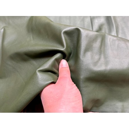 Bande de cuir de vache vert forêt – 200 × 70 cm – Cuir fin 0,8/0,9 mm - Cuir en Stock
