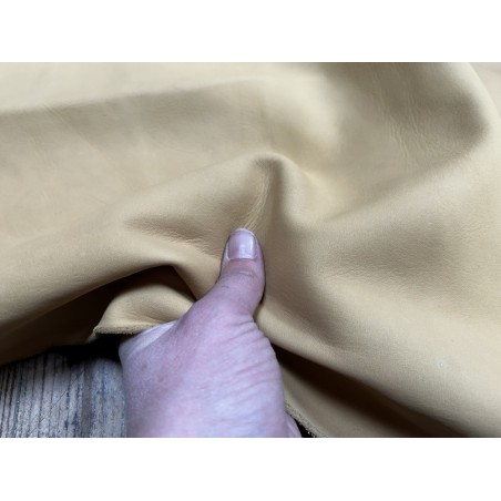 Bande de cuir de vache BEIGE MAT – 200 × 70 cm – Cuir fin 0,8/0,9 mm - Cuir en Stock