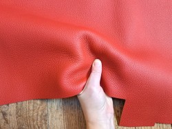 Morceau de cuir de taurillon - gros grain - orange potimarron - Cuirenstock