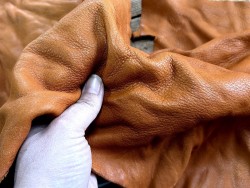 Chutes de cuir de vache brun orangé - maroquinerie - Cuir en Stock