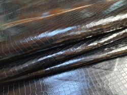 Demi-peau de cuir de veau vernis effet crocodile vernis - Noir