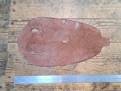 Peau de galuchat - perle centrale - cuir exotique - brun rosé - Cuir en stock