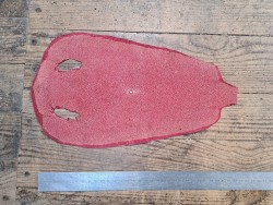 Peau de galuchat - perle centrale - cuir exotique - framboise - Cuir en stock